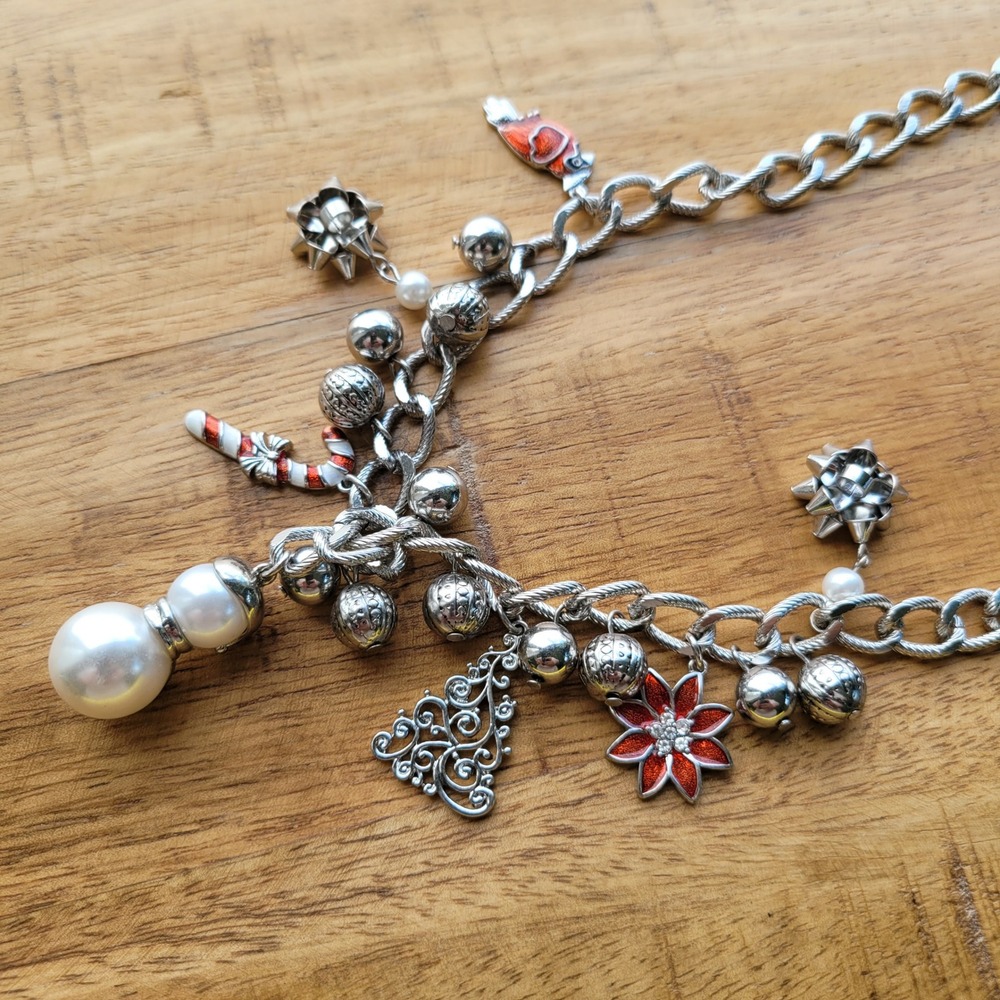 Christmas Charm Necklace Silver Tone Snowman Candy‎ Cane Poinsettia Tree Owl Bow